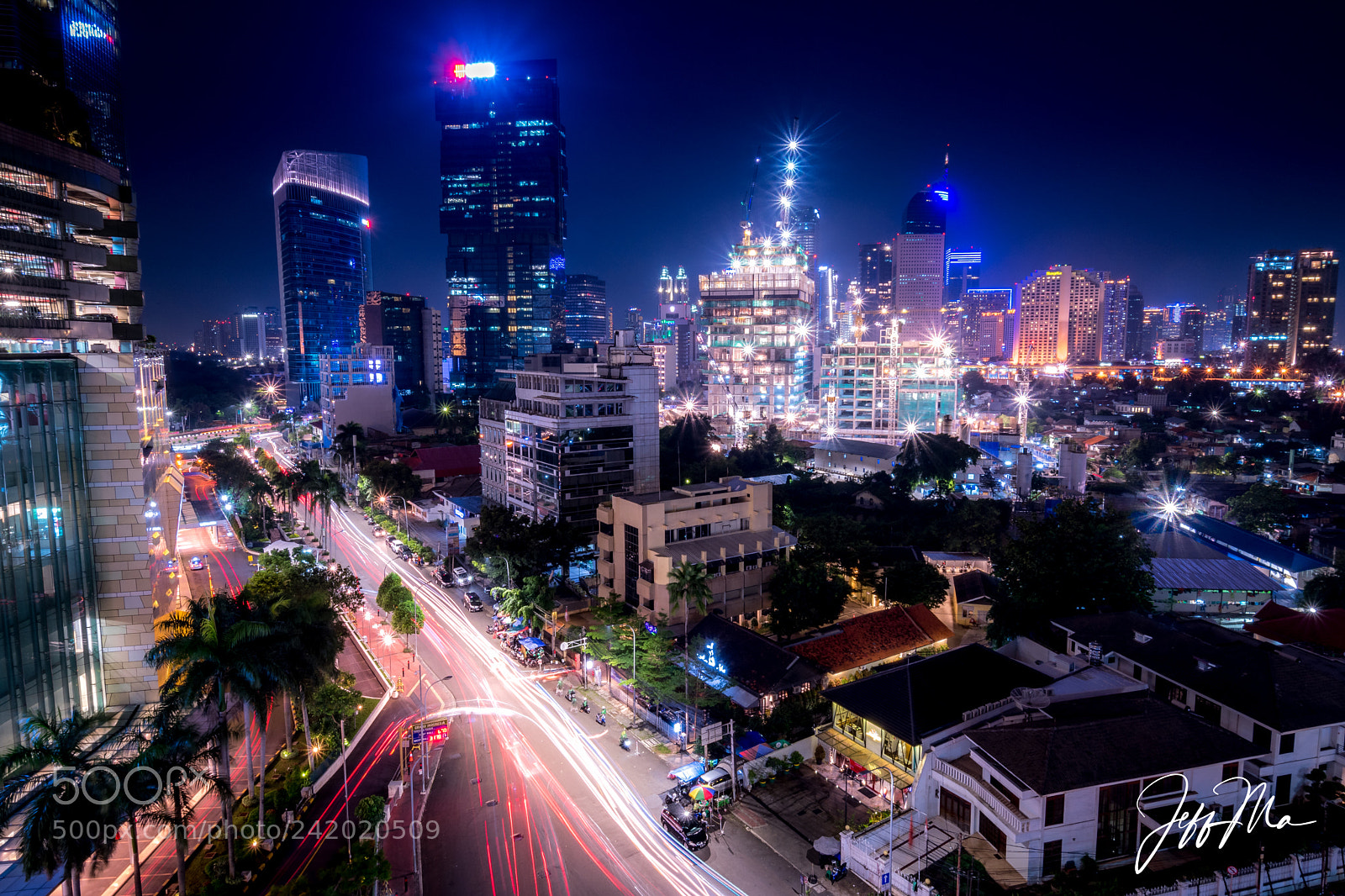 Nikon D5500 sample photo. Concrete jungle glow photography