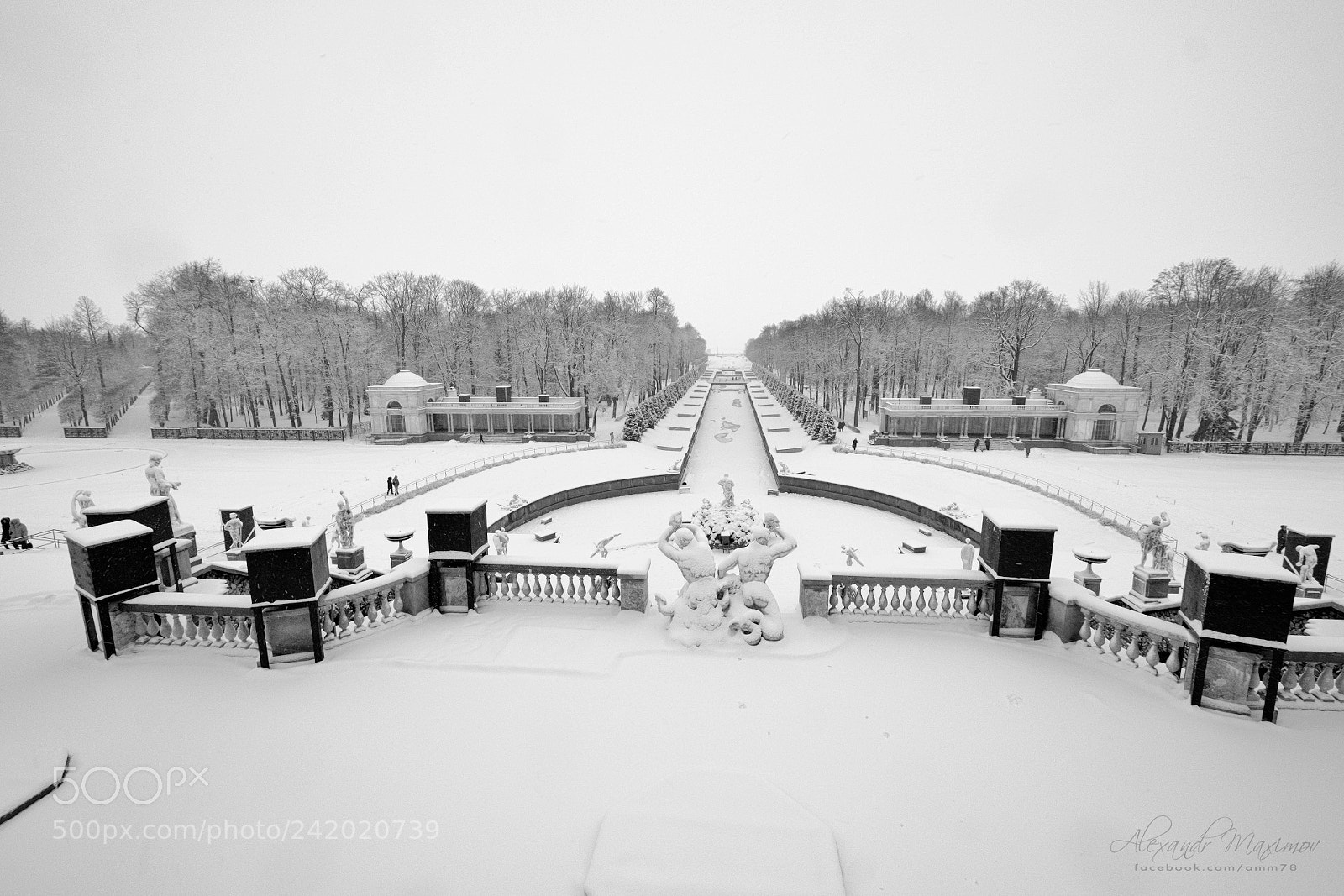 Fujifilm X-T1 sample photo. Peterhof in winter photography