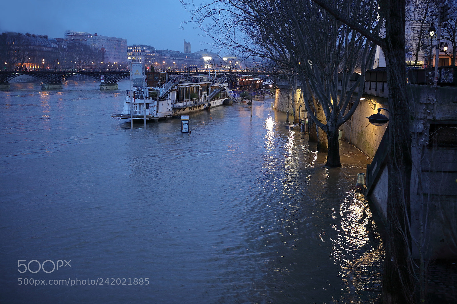 Canon EOS 5D sample photo. Nuit quai photography