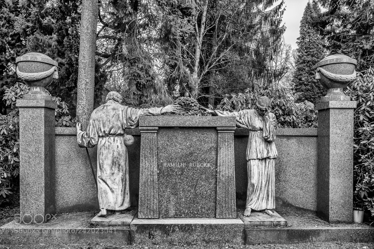 Fujifilm X-Pro2 sample photo. Tomb photography
