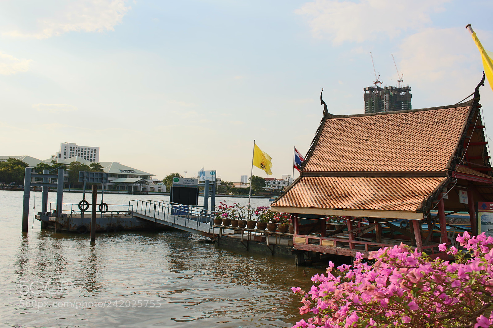 Canon EOS 100D (EOS Rebel SL1 / EOS Kiss X7) sample photo. Thai architecture photography