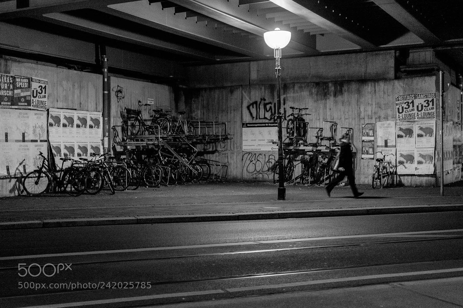 Fujifilm X-E2 sample photo. Pankow s-bhf at night photography