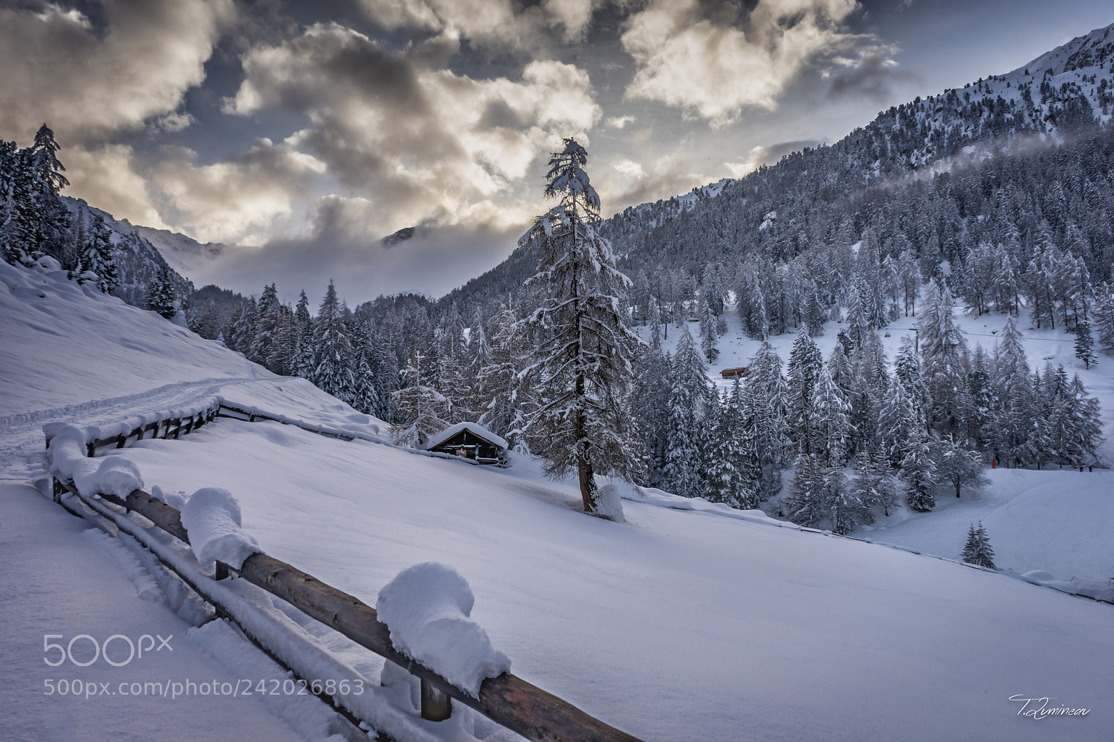 Sony a7 sample photo. Chalet siviez photography