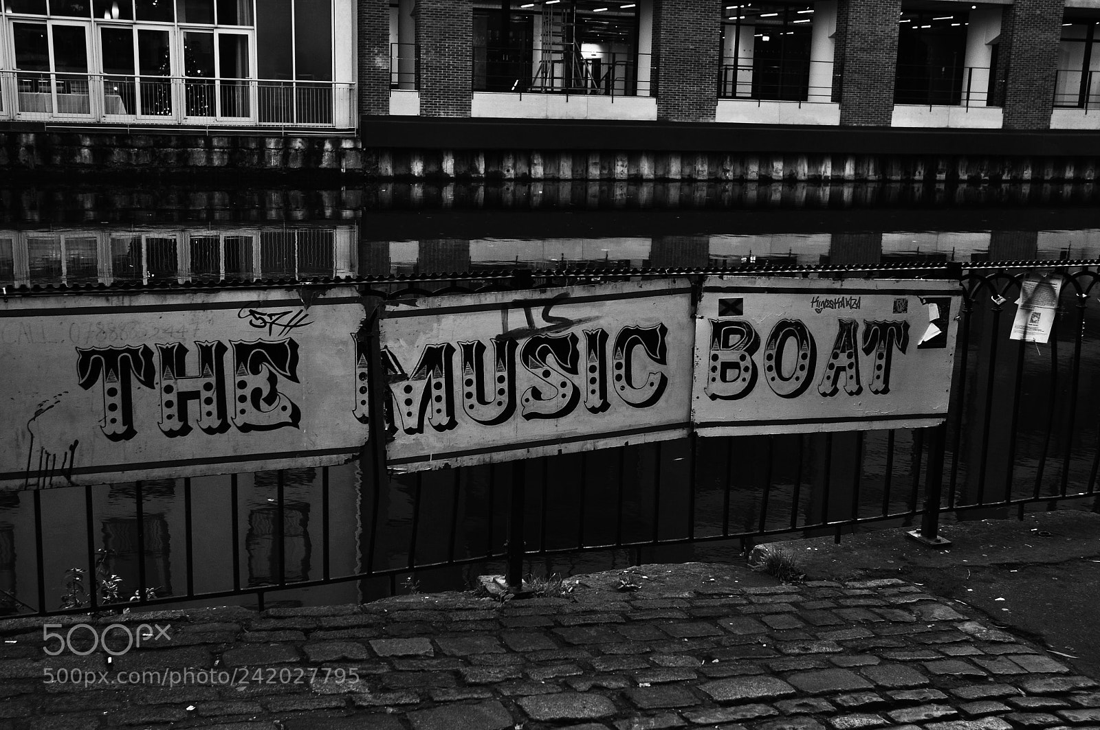 Nikon D90 sample photo. The music boat in photography