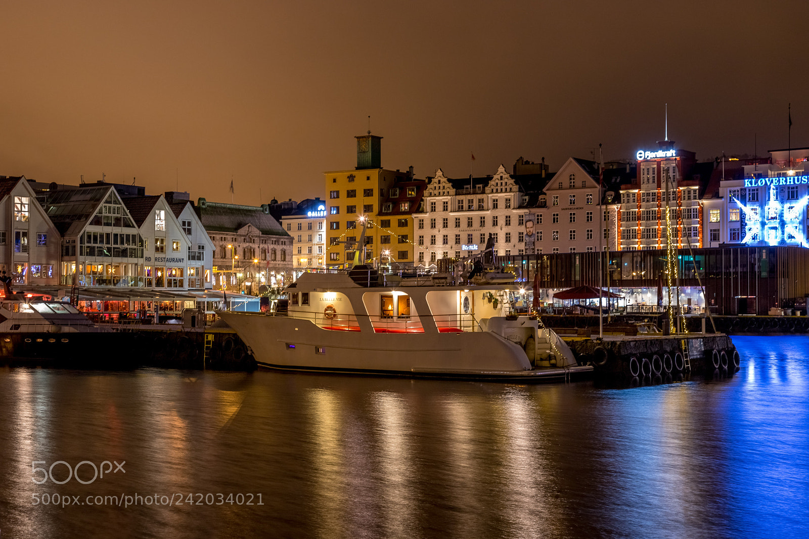 Canon EOS 6D Mark II sample photo. Bergen harbor by night photography