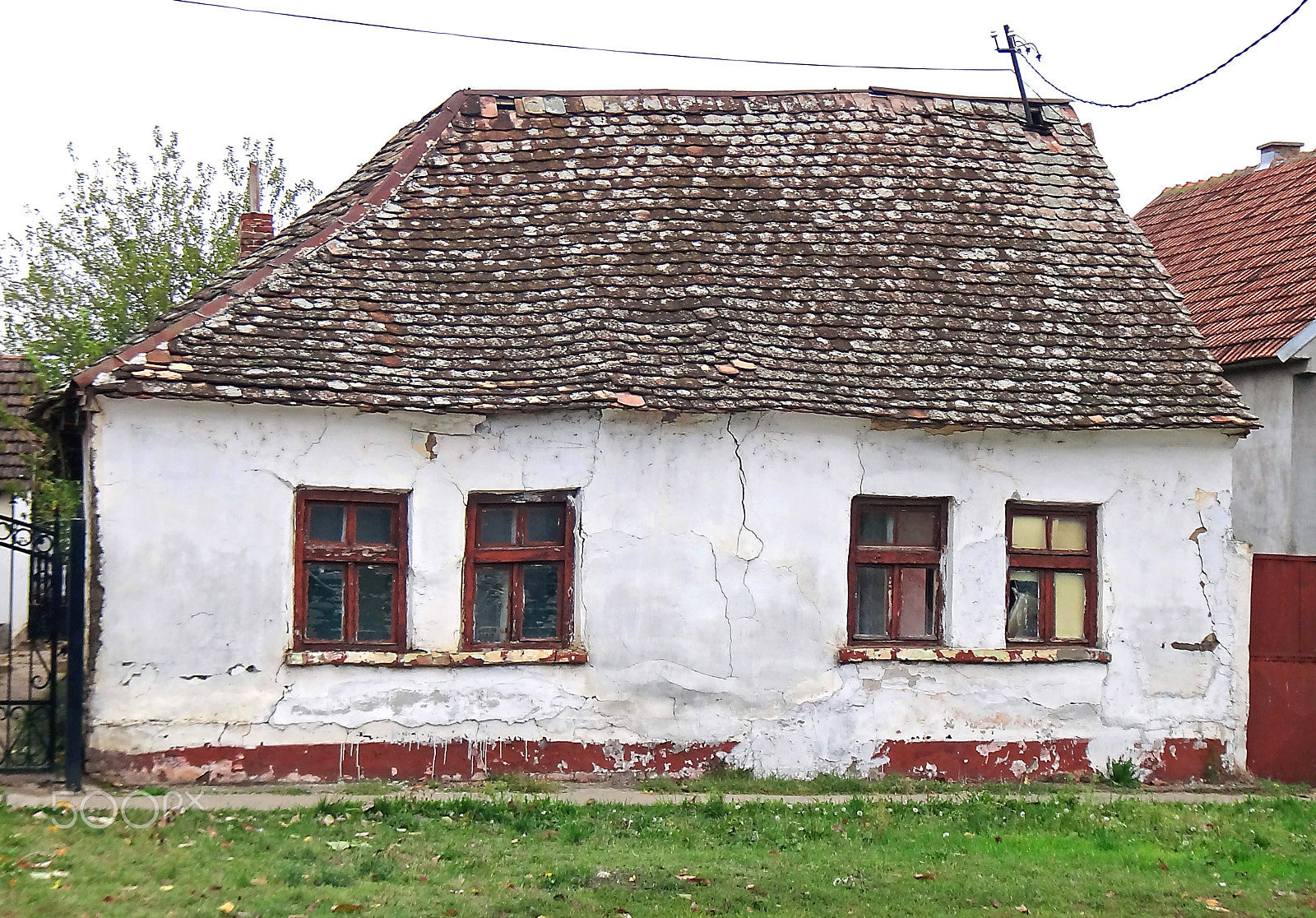 Sony Cyber-shot DSC-TX10 sample photo. Old abandoned house photography