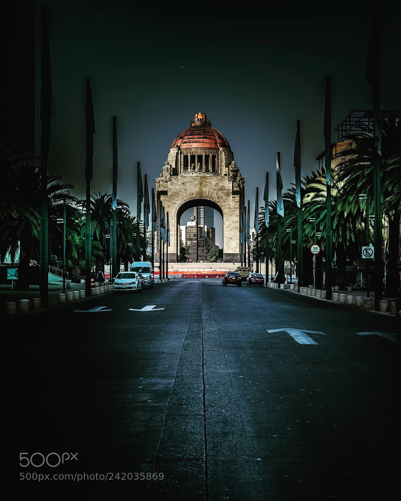 Nikon D810 sample photo. Walking in the city photography