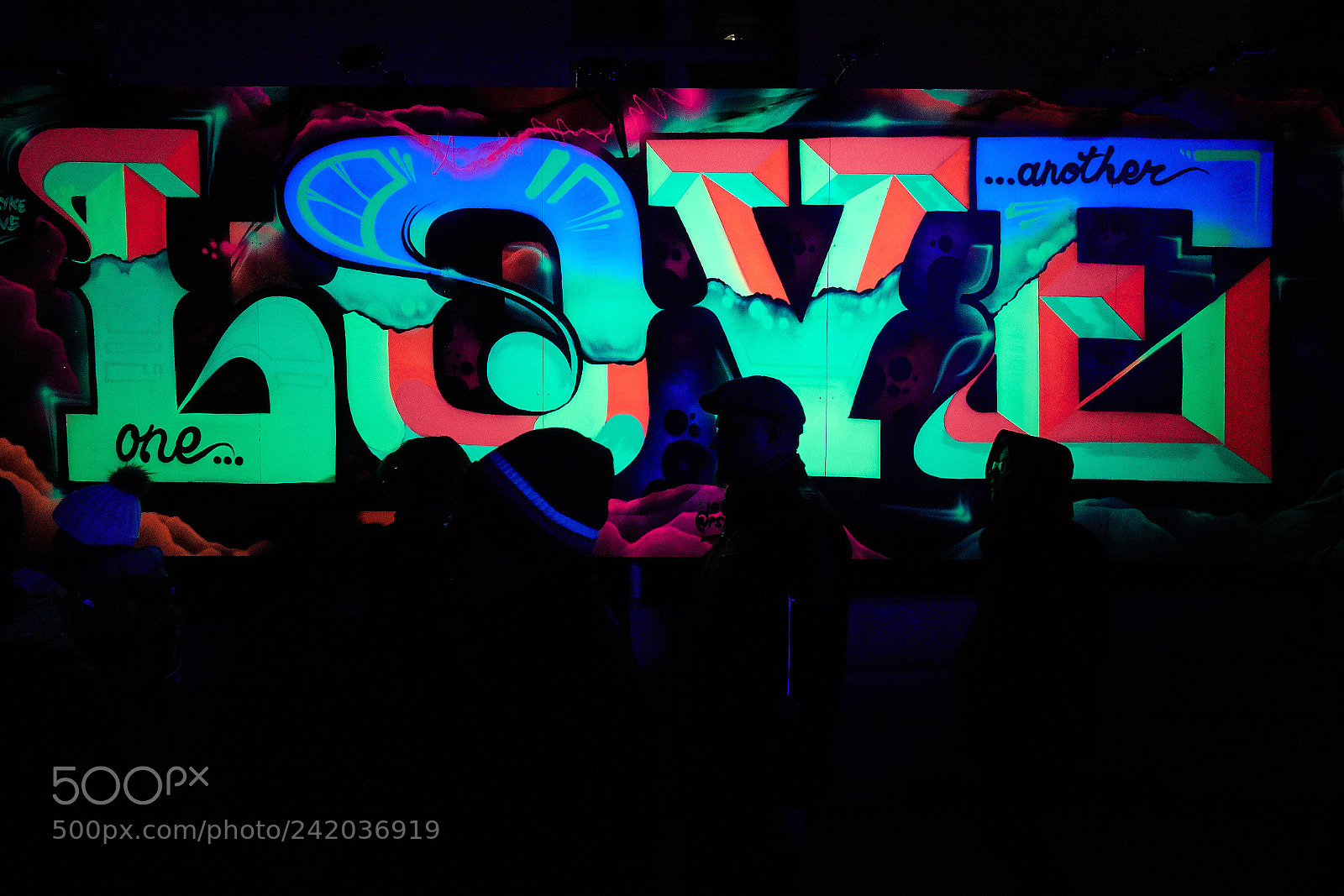 Sony Cyber-shot DSC-RX10 IV sample photo. Make love, not war photography