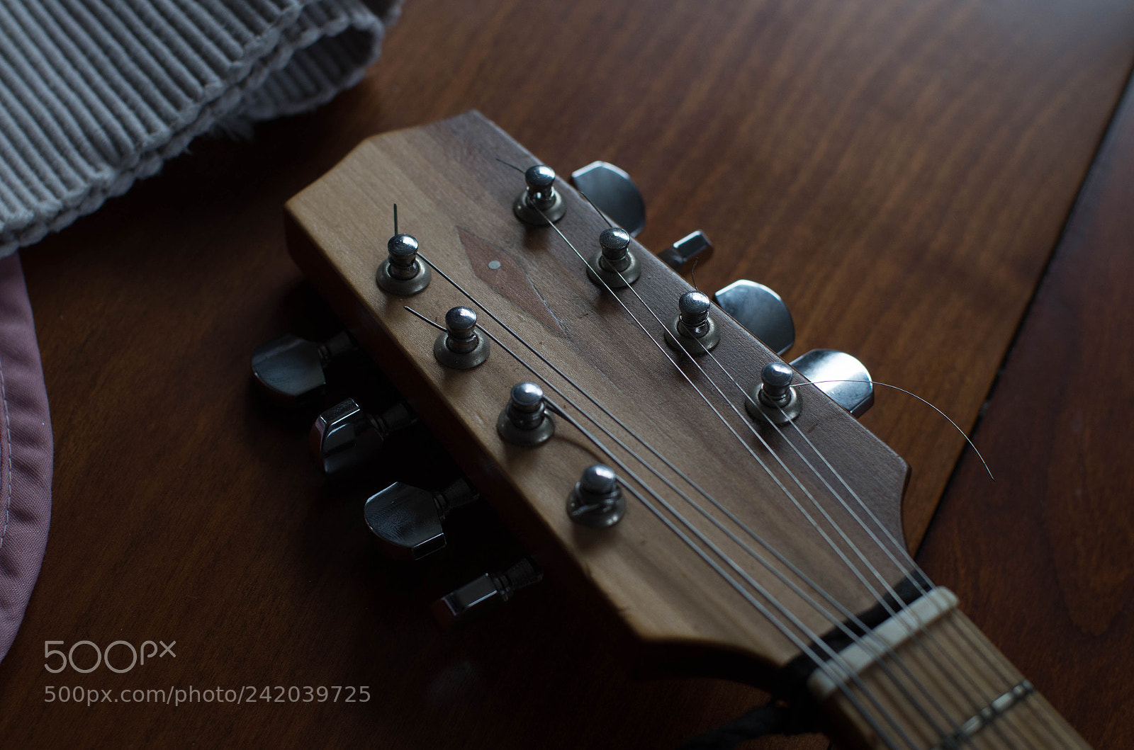 Pentax K-50 sample photo. Peter cox mandolin headstock photography