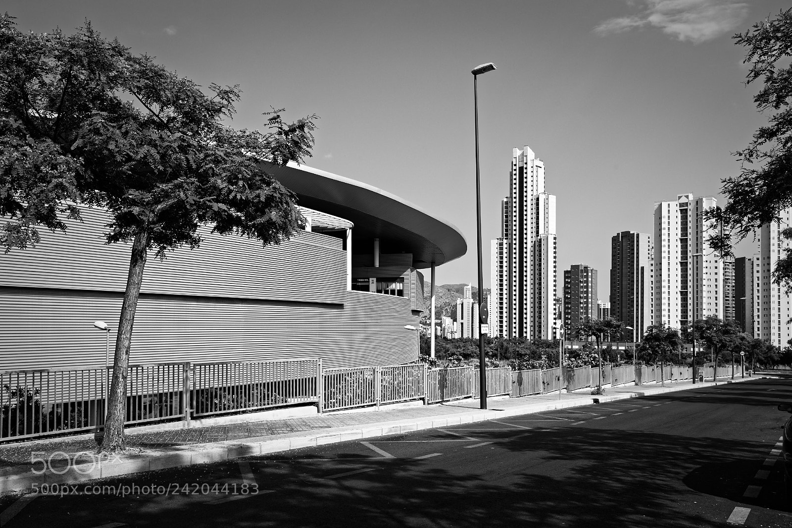 Canon EOS 6D + Canon EF 17-40mm F4L USM sample photo. Bus station photography