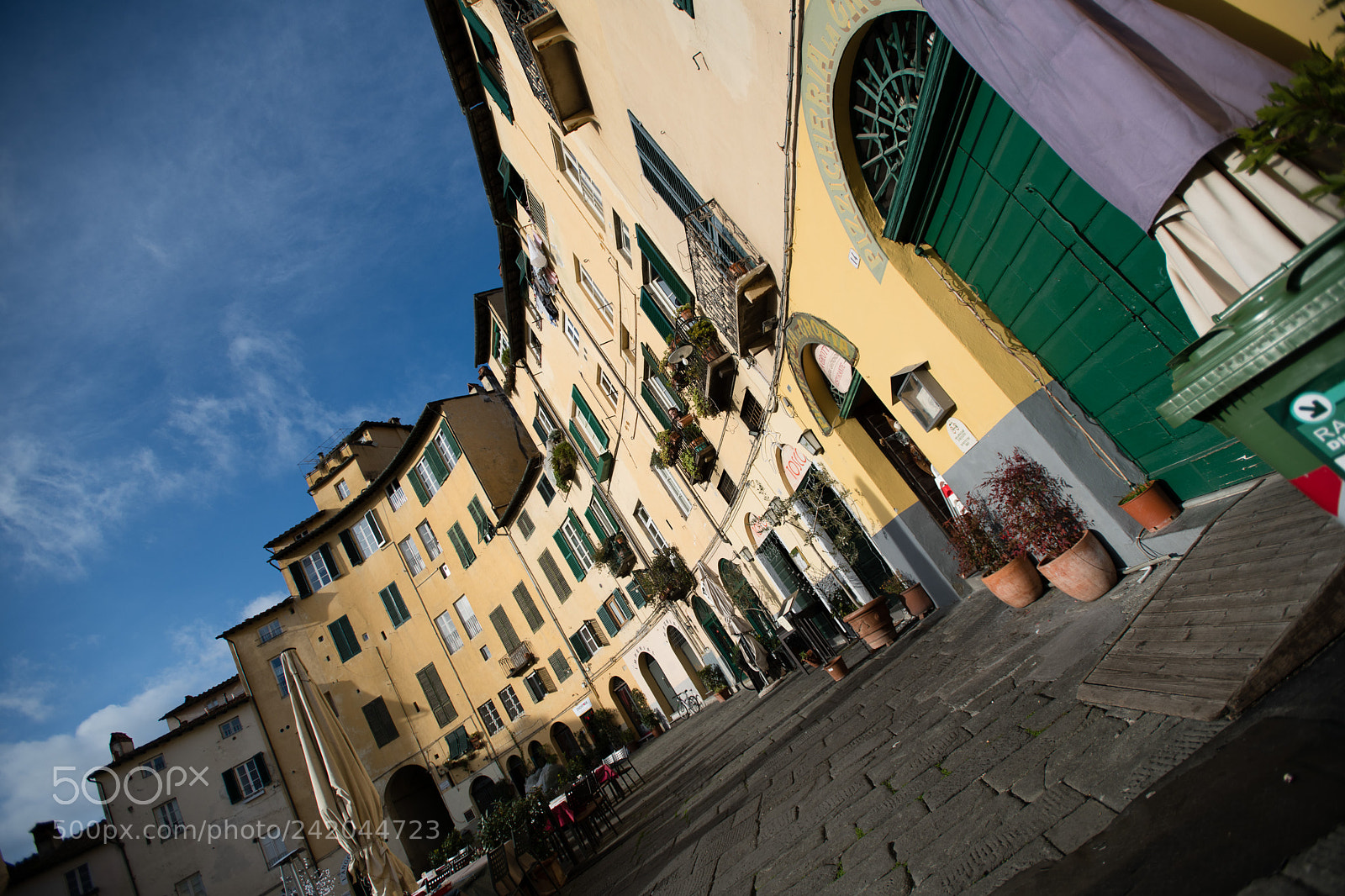 Nikon D850 sample photo. Piazza dell'anfiteatro, lucca photography