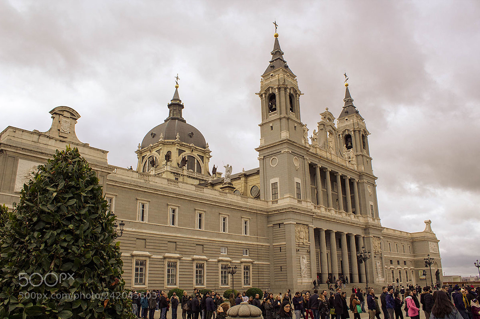 Canon EOS 1200D (EOS Rebel T5 / EOS Kiss X70 / EOS Hi) sample photo. Catedral de la almudena photography
