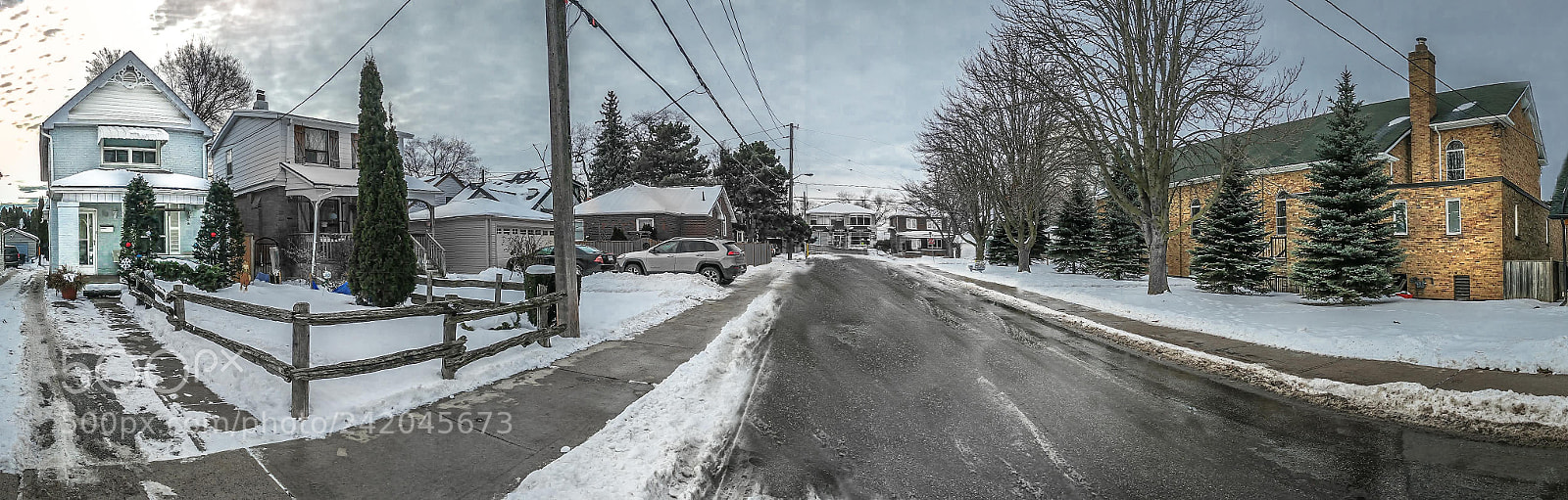 LG G6 sample photo. House in the middle photography