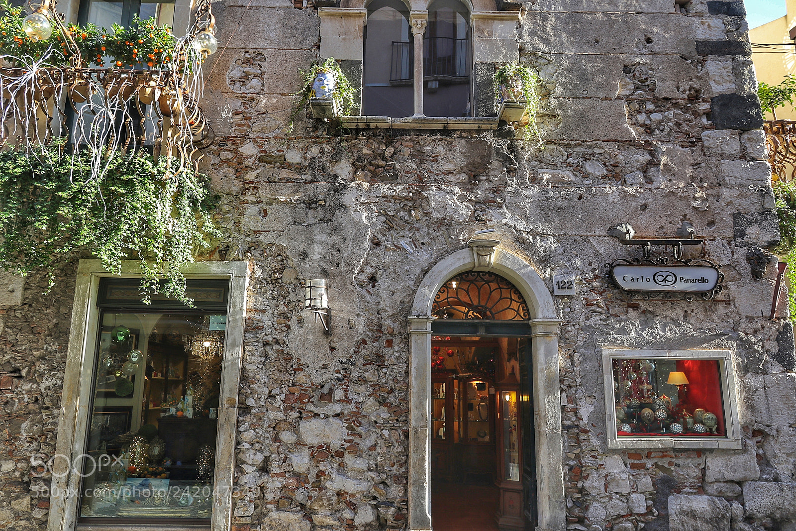 Canon EOS 7D Mark II sample photo. Taormina shop photography