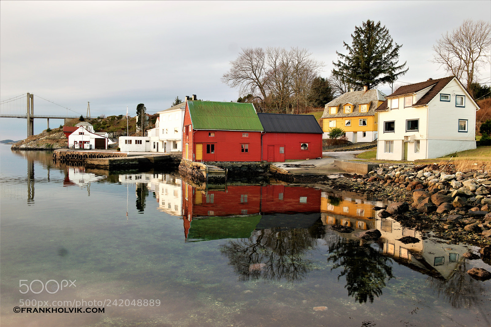 Samsung NX1 sample photo. Herdlesundet in reflection photography
