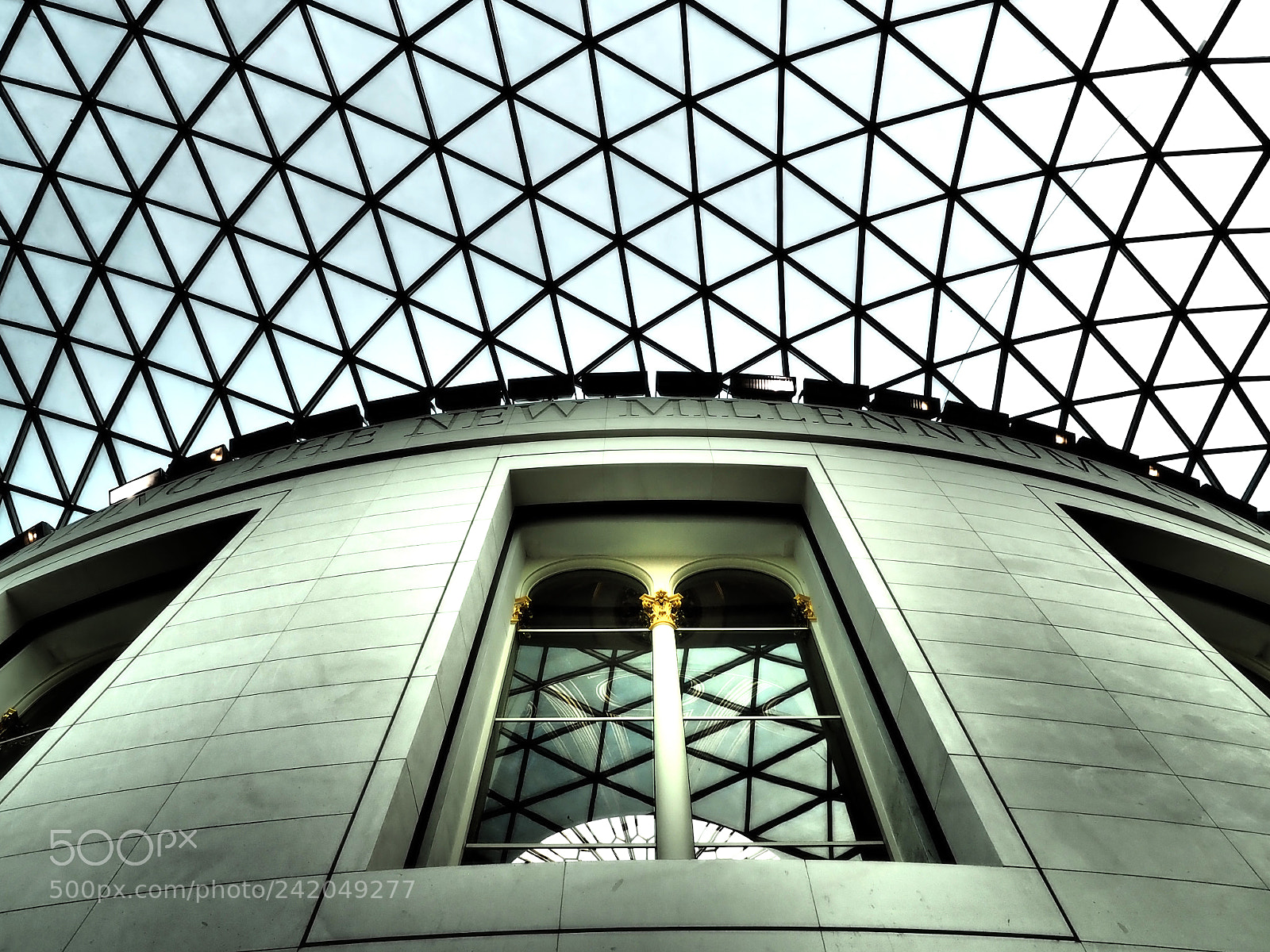 Olympus OM-D E-M5 II sample photo. The british museum photography