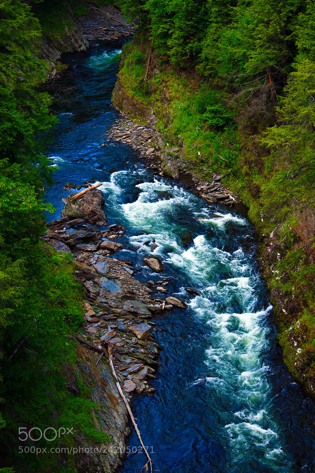 Canon EOS 1100D (EOS Rebel T3 / EOS Kiss X50) sample photo. Vermont river in the photography