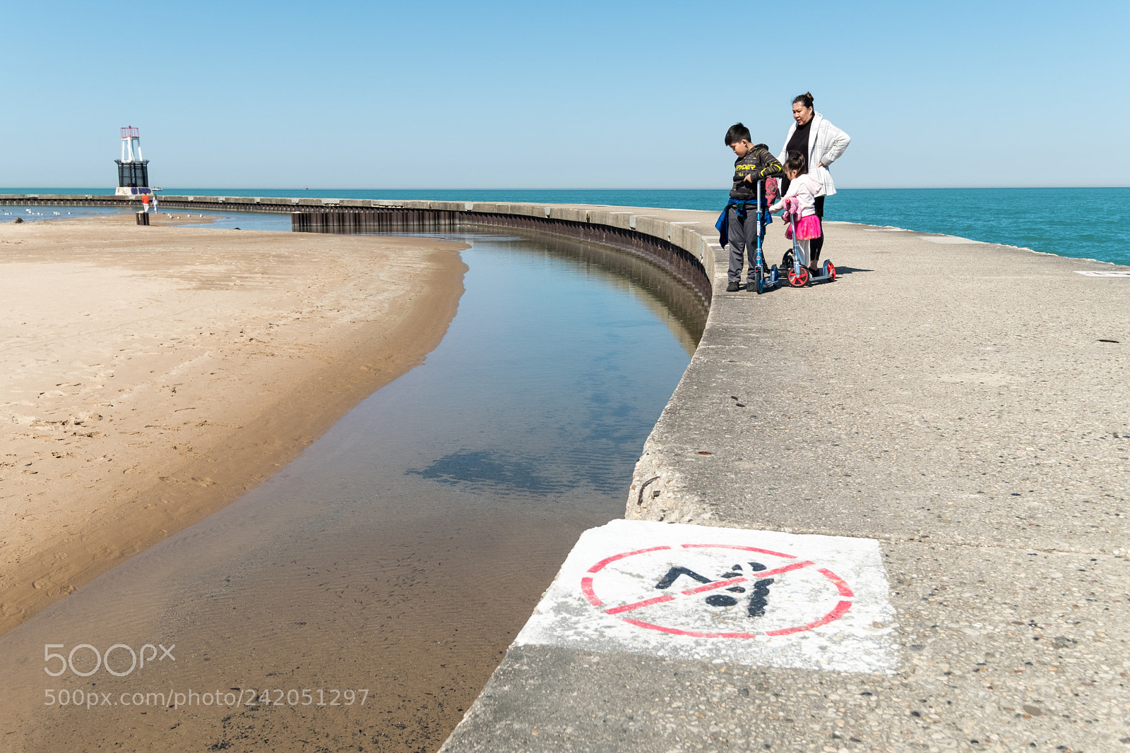Fujifilm X-T2 sample photo. Don't swim photography