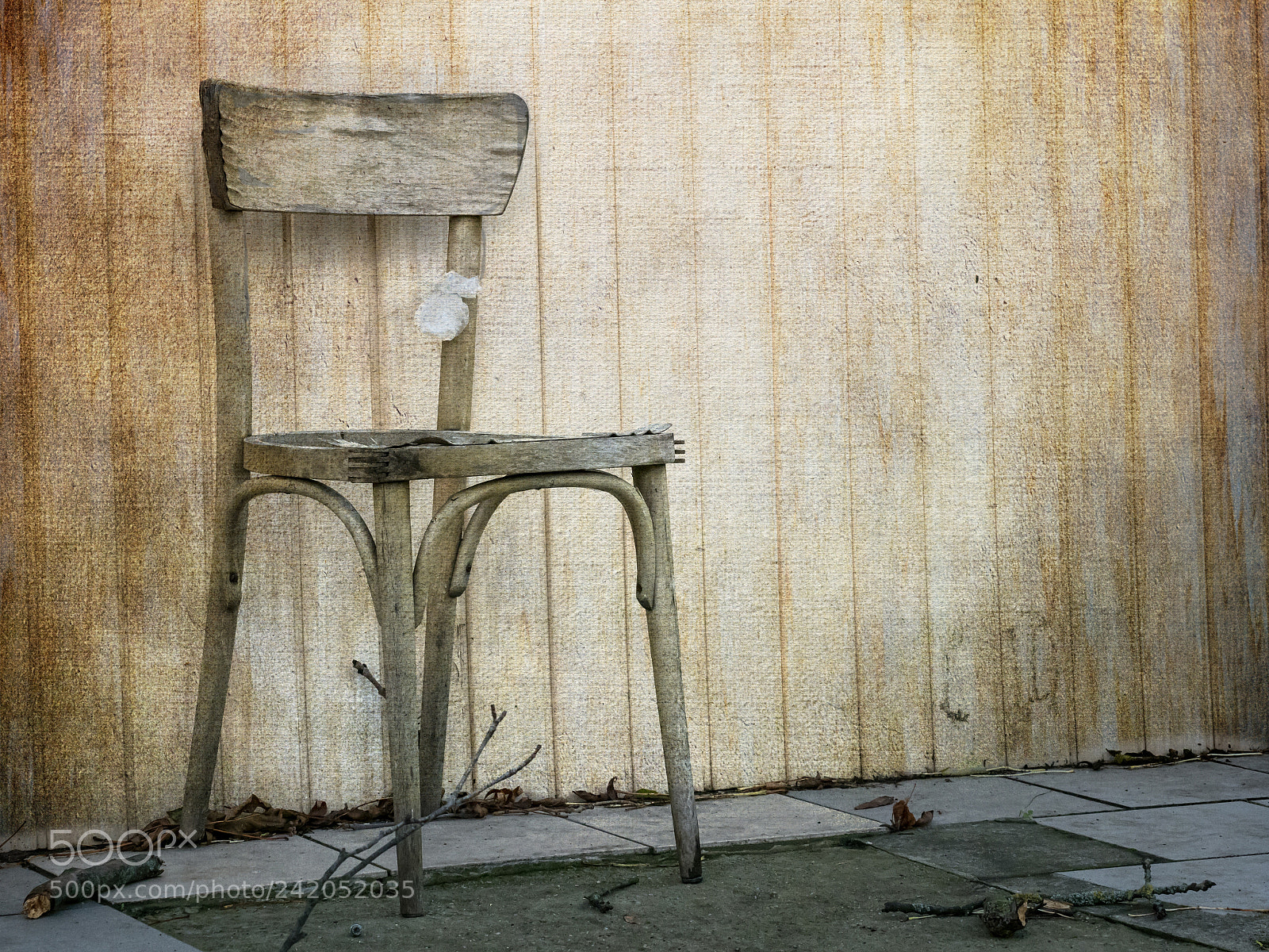 Olympus OM-D E-M1 Mark II sample photo. An old chair photography