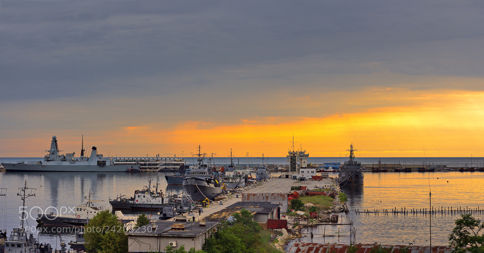 Sony Alpha NEX-5N sample photo. Port photography