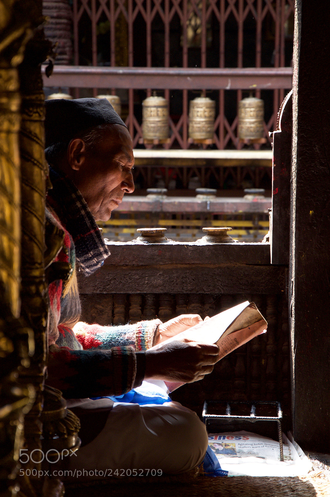 Nikon D90 sample photo. Reading photography