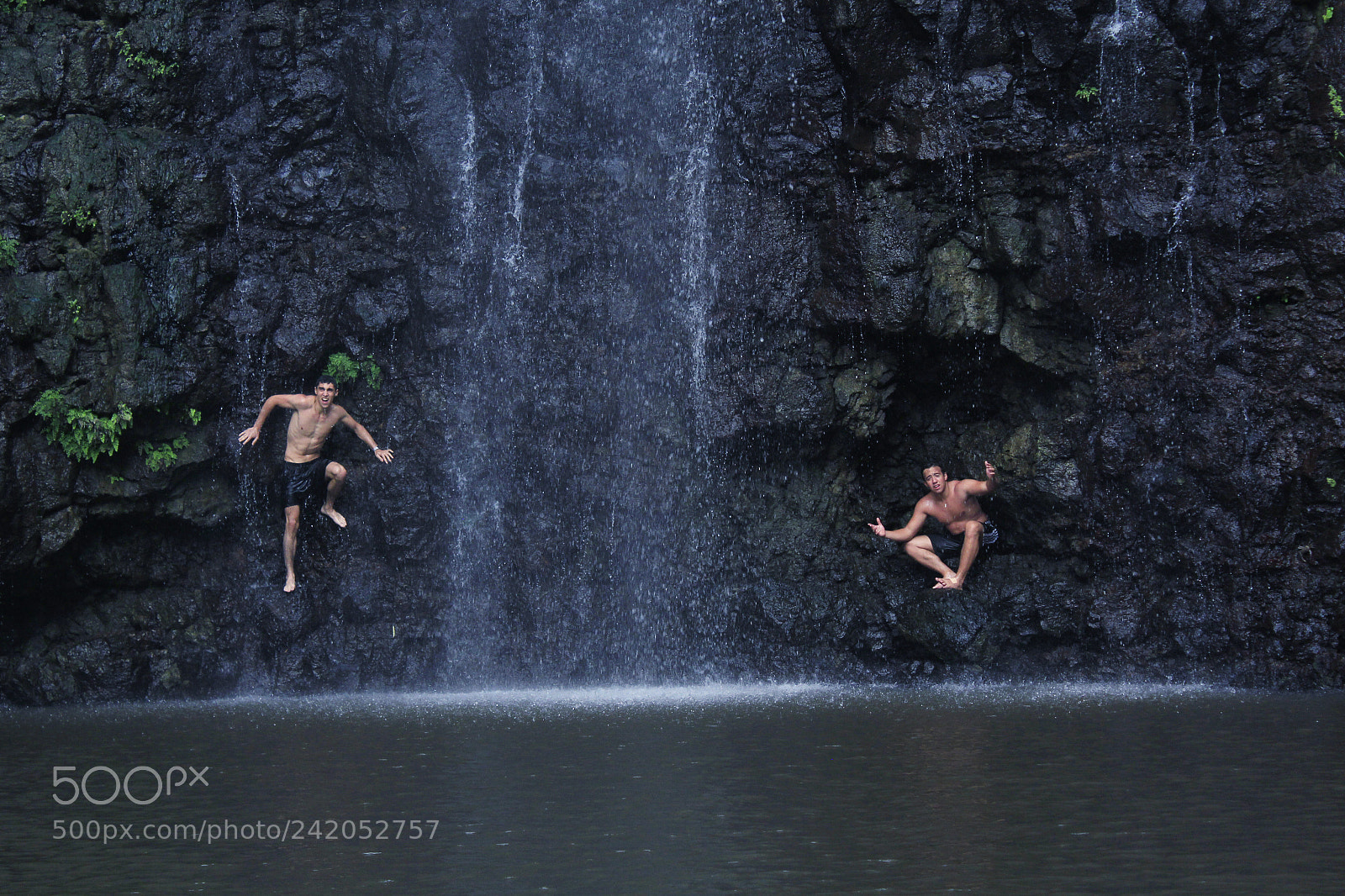 Canon EOS 550D (EOS Rebel T2i / EOS Kiss X4) sample photo. Chilling on a waterfall photography