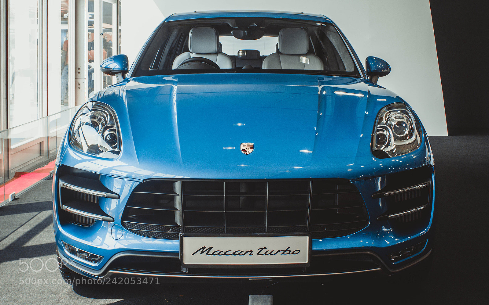 Canon EOS 550D (EOS Rebel T2i / EOS Kiss X4) sample photo. Porsche macan turbo photography
