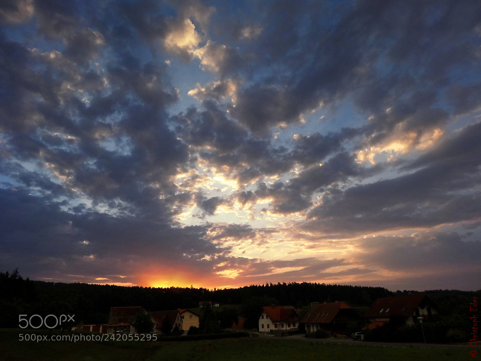 Sony Cyber-shot DSC-HX20V sample photo. Village photography