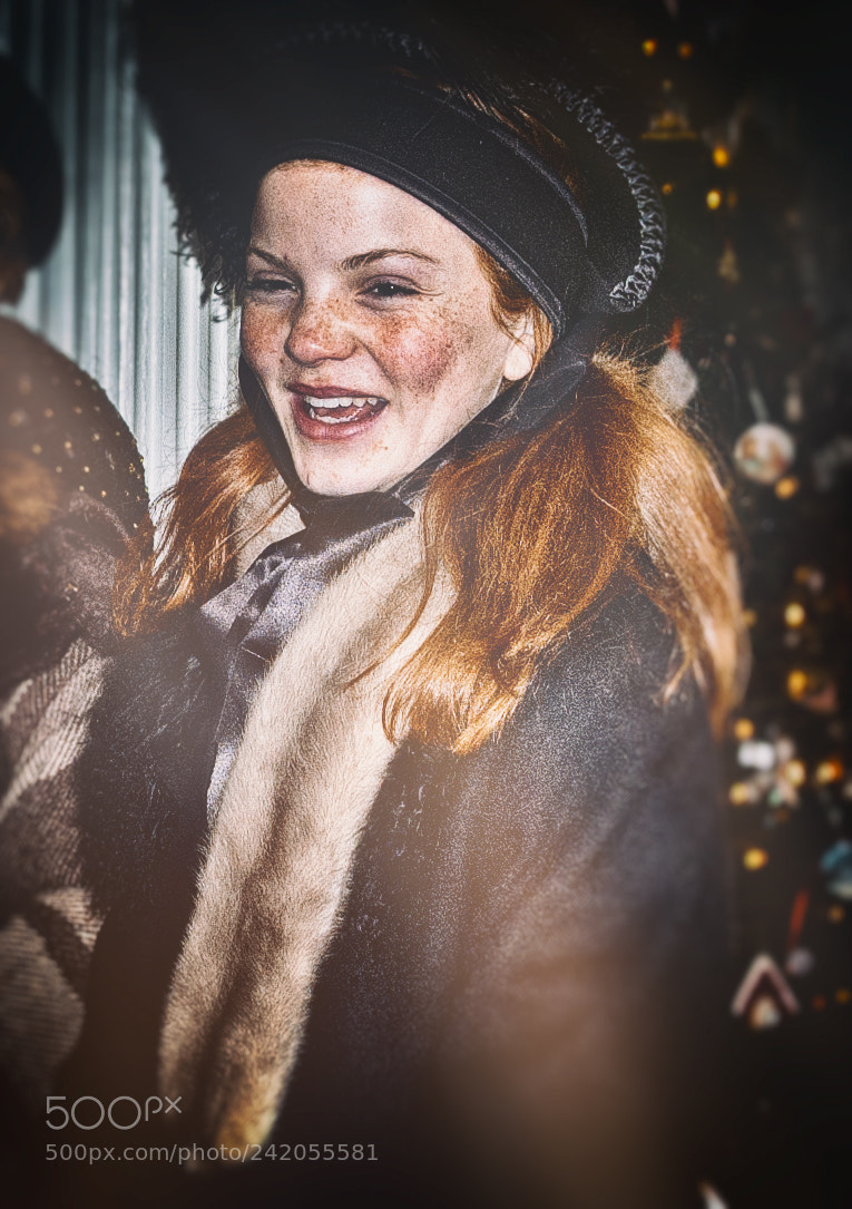 Nikon D40 sample photo. Smile & a hat photography