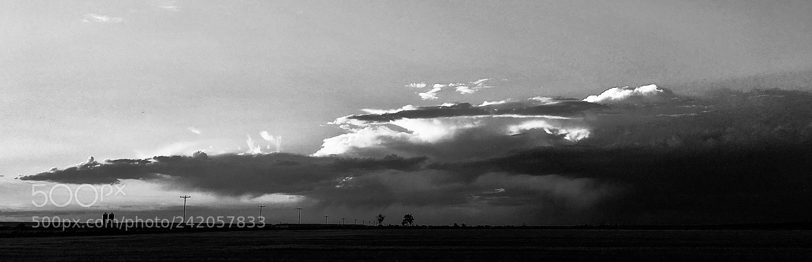 Apple iPhone SE sample photo. Coming storm photography