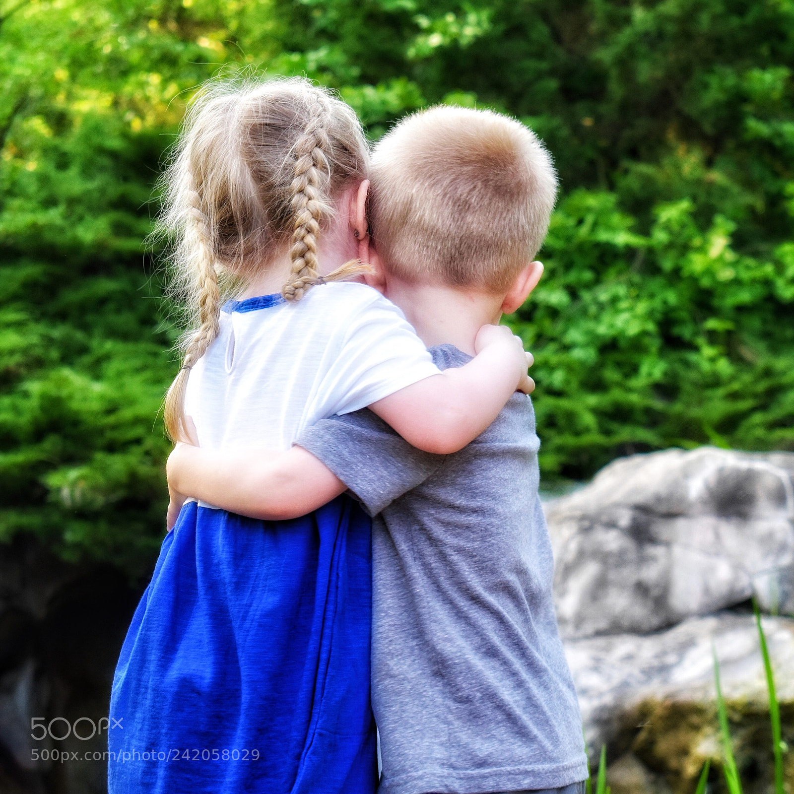 Nikon D5600 sample photo. My twins bonding photography