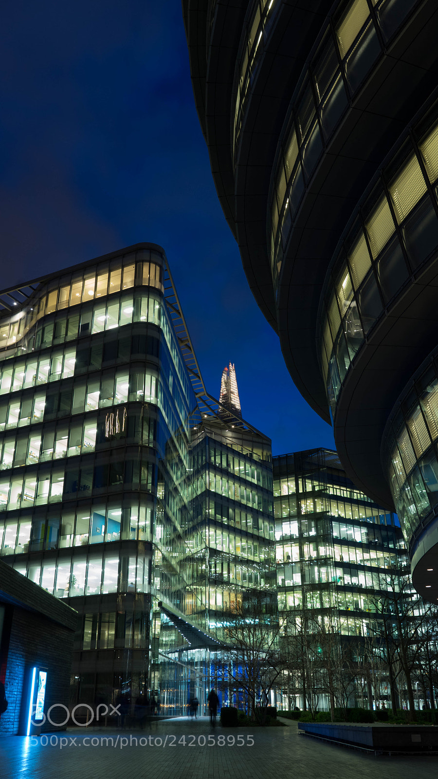 Sony a7 II sample photo. London at night photography