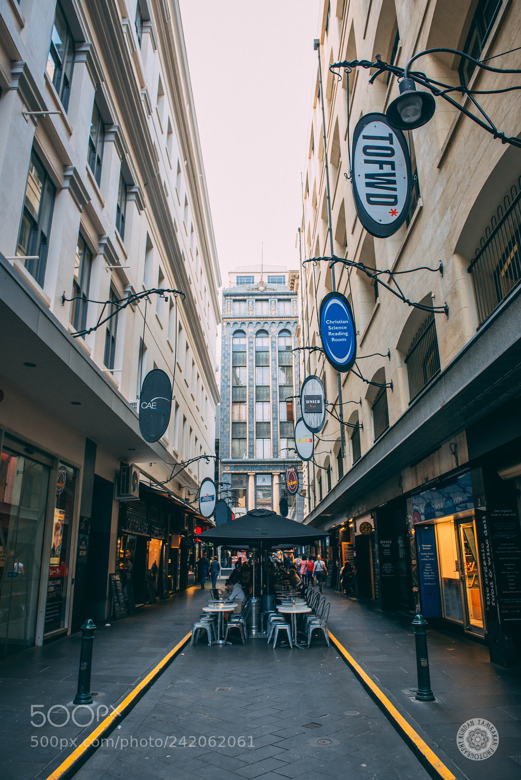 Nikon D800 sample photo. Degraves street photography