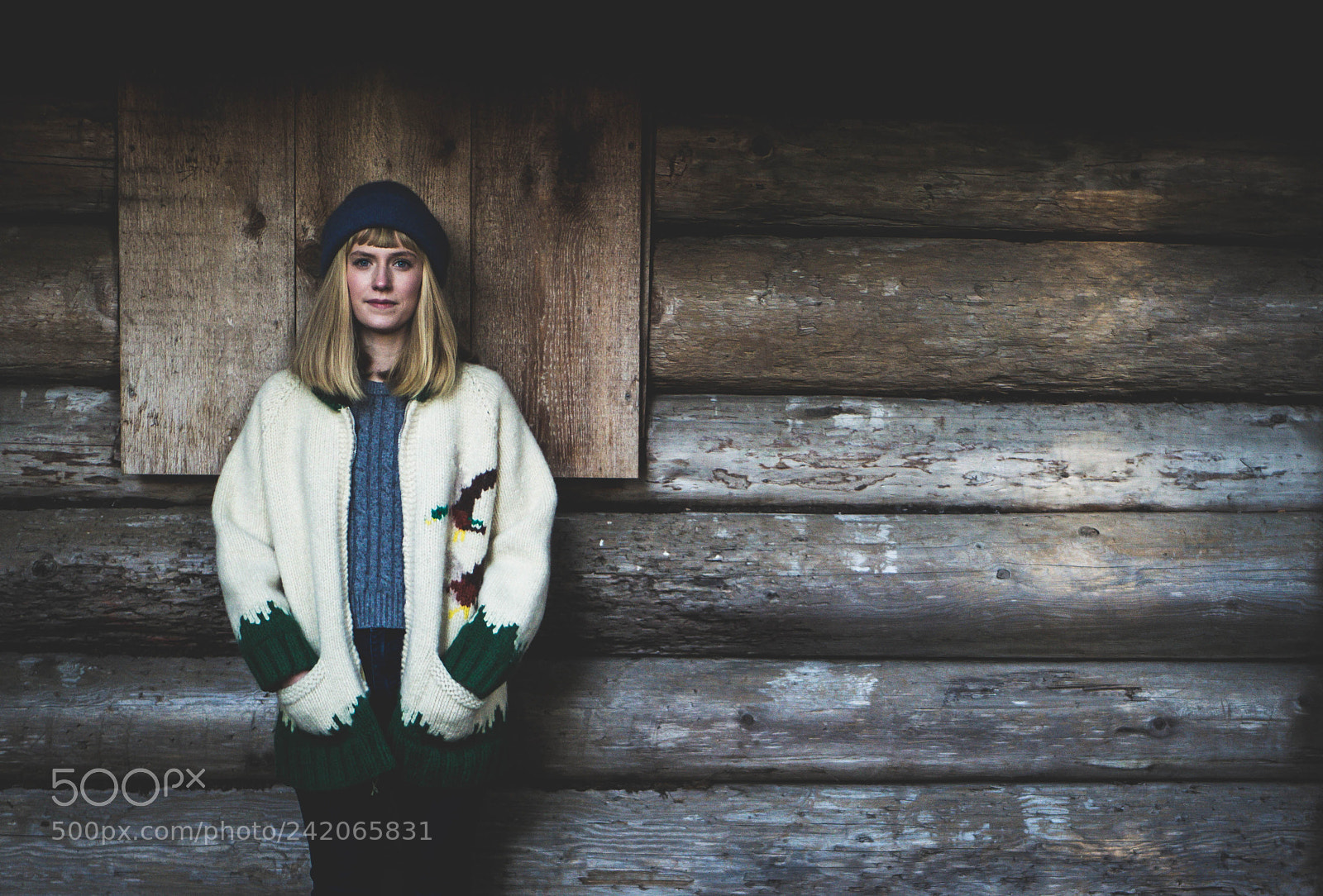 Olympus OM-D E-M10 II sample photo. Sweater weather photography