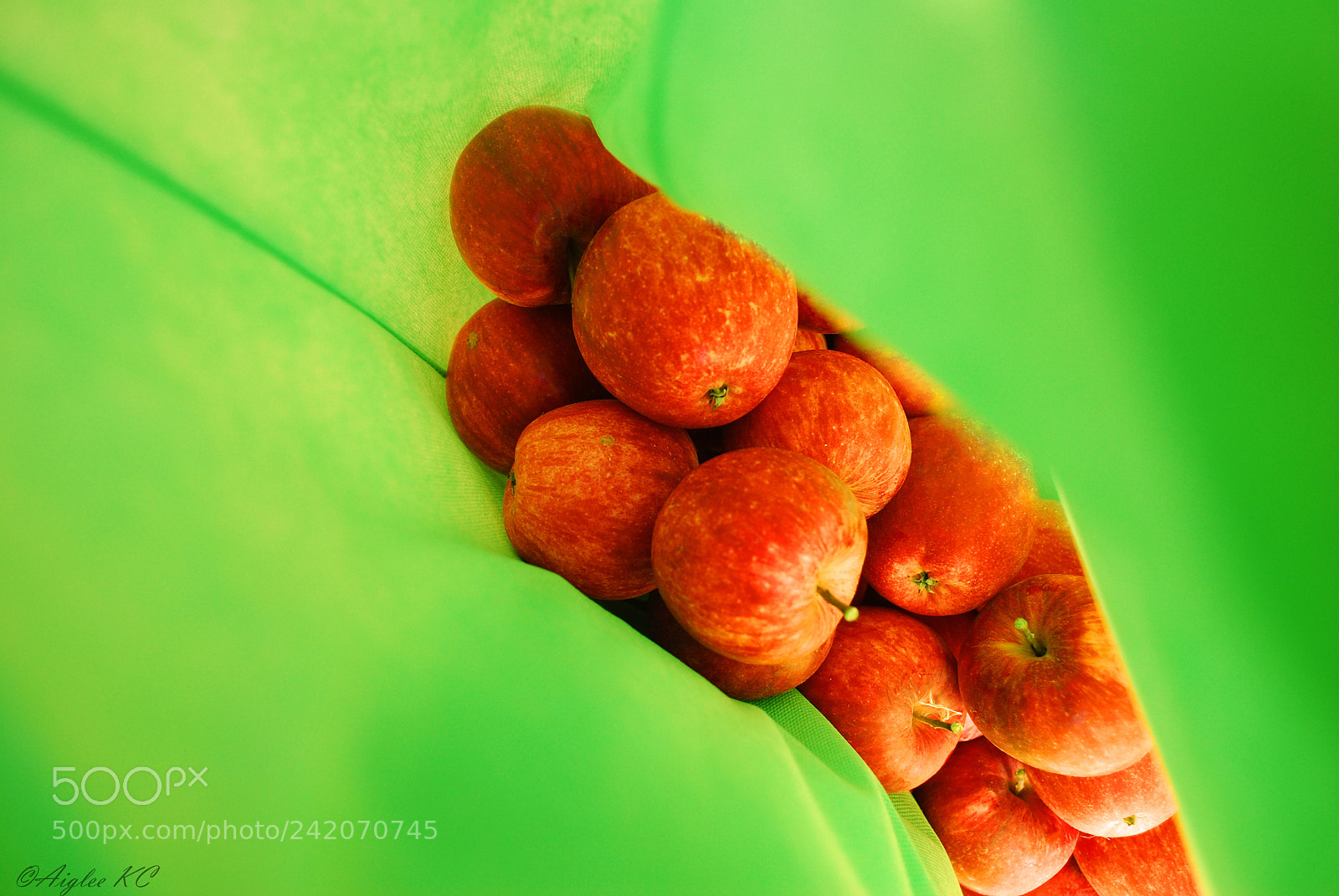 Nikon D60 sample photo. Fresh apples green photography