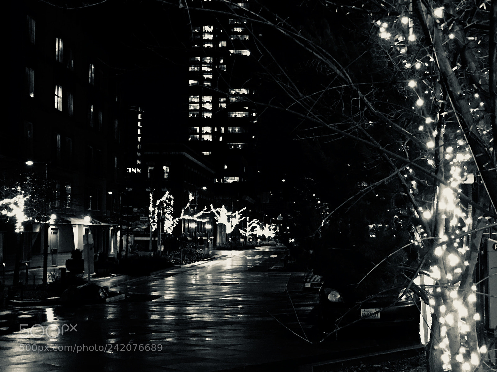 Apple iPhone 6s Plus sample photo. Wet streets and lights photography