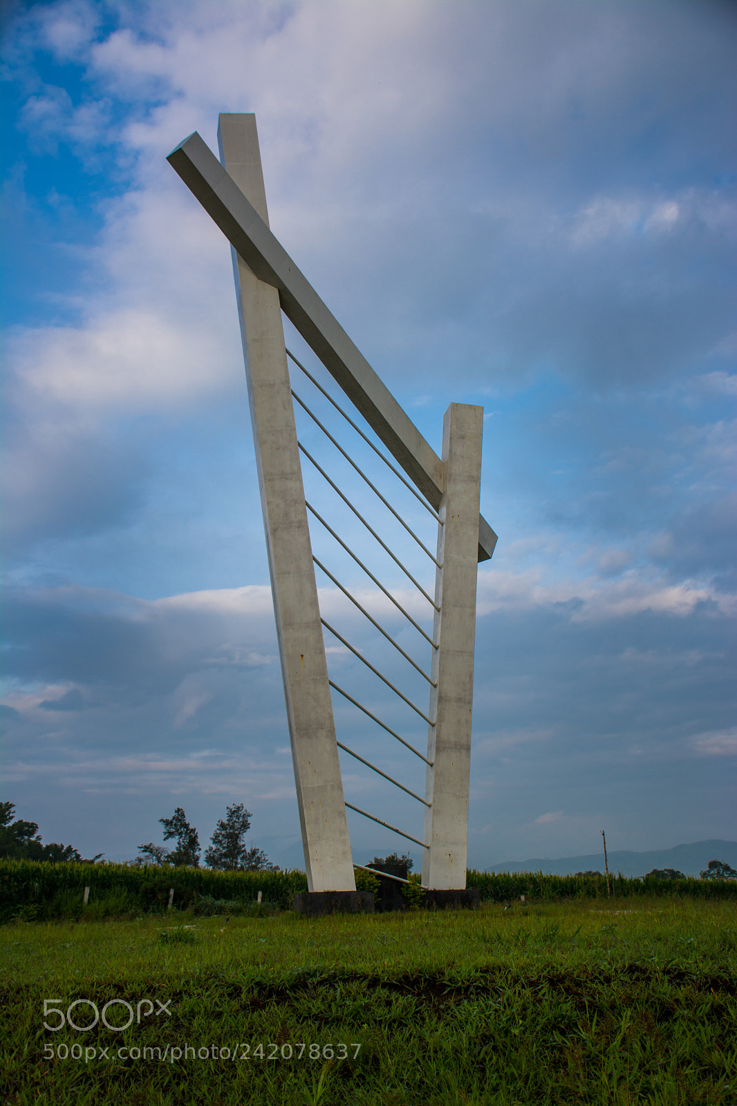 Nikon D7100 sample photo. Monument on the entrance photography