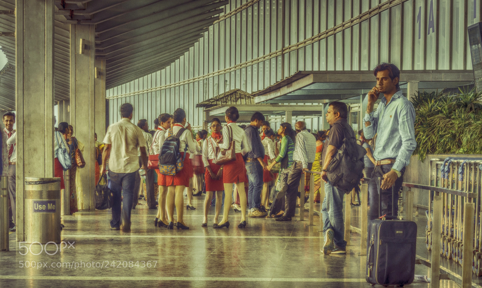 Olympus OM-D E-M10 sample photo. Busy life...waiting photography
