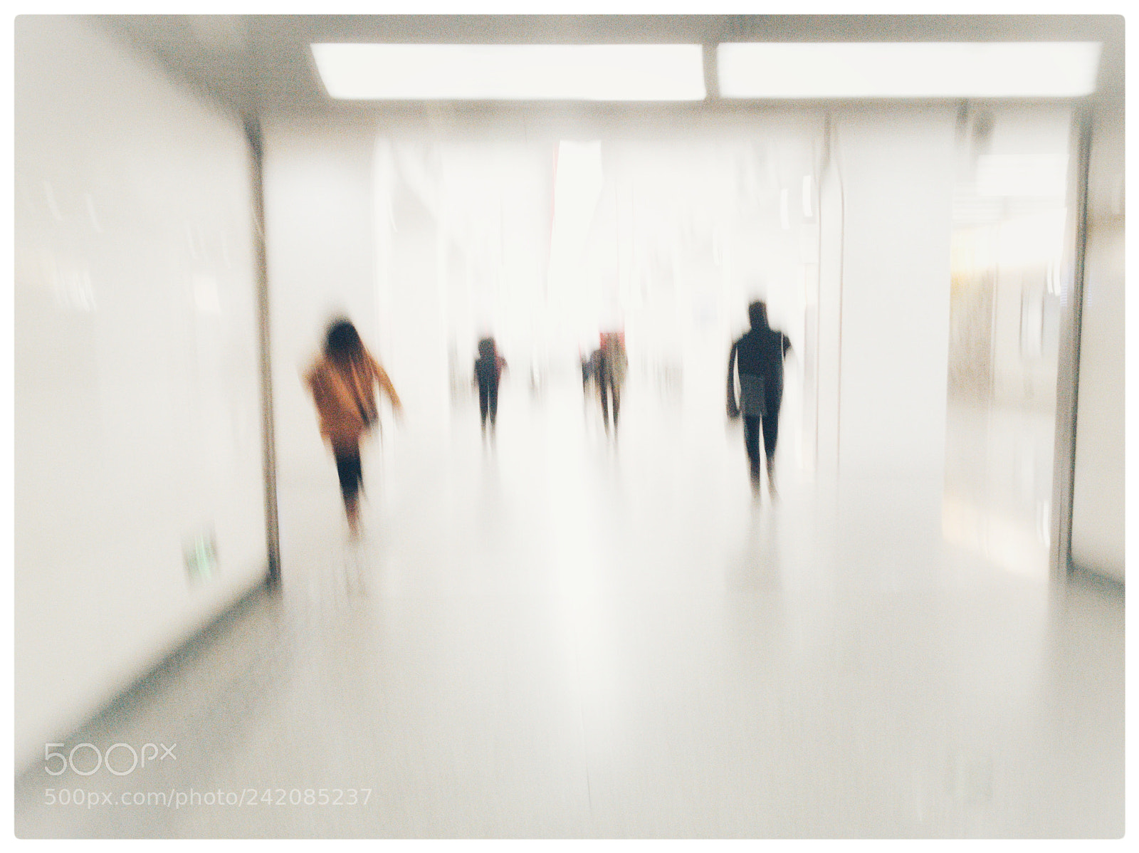 HUAWEI P10 sample photo. Subway photography