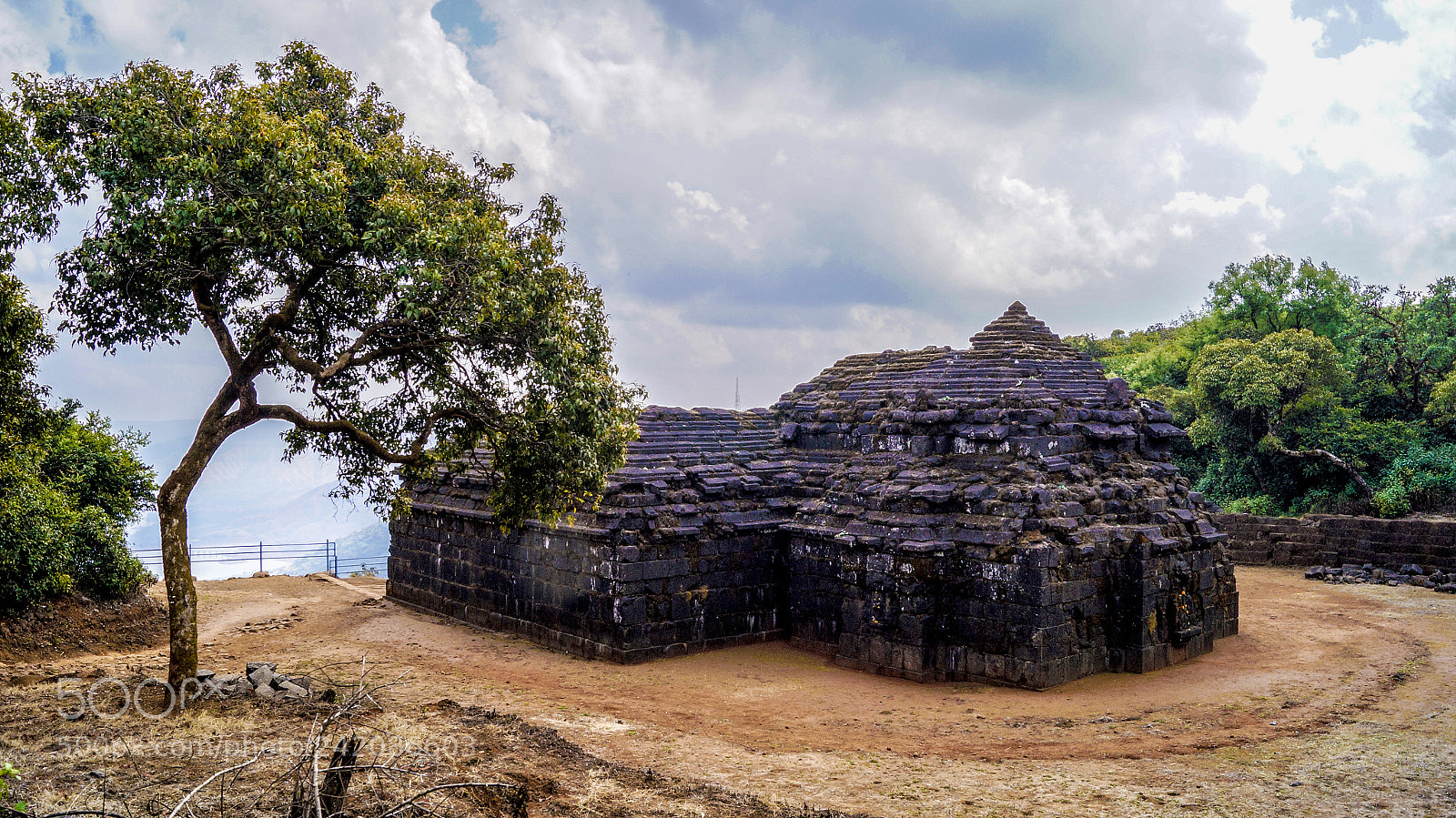 Sony SLT-A57 sample photo. Mahabaleshwar temple photography