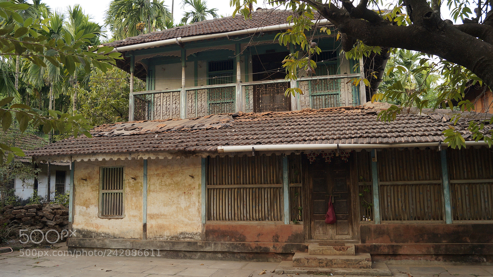Sony SLT-A57 sample photo. Old rural house photography