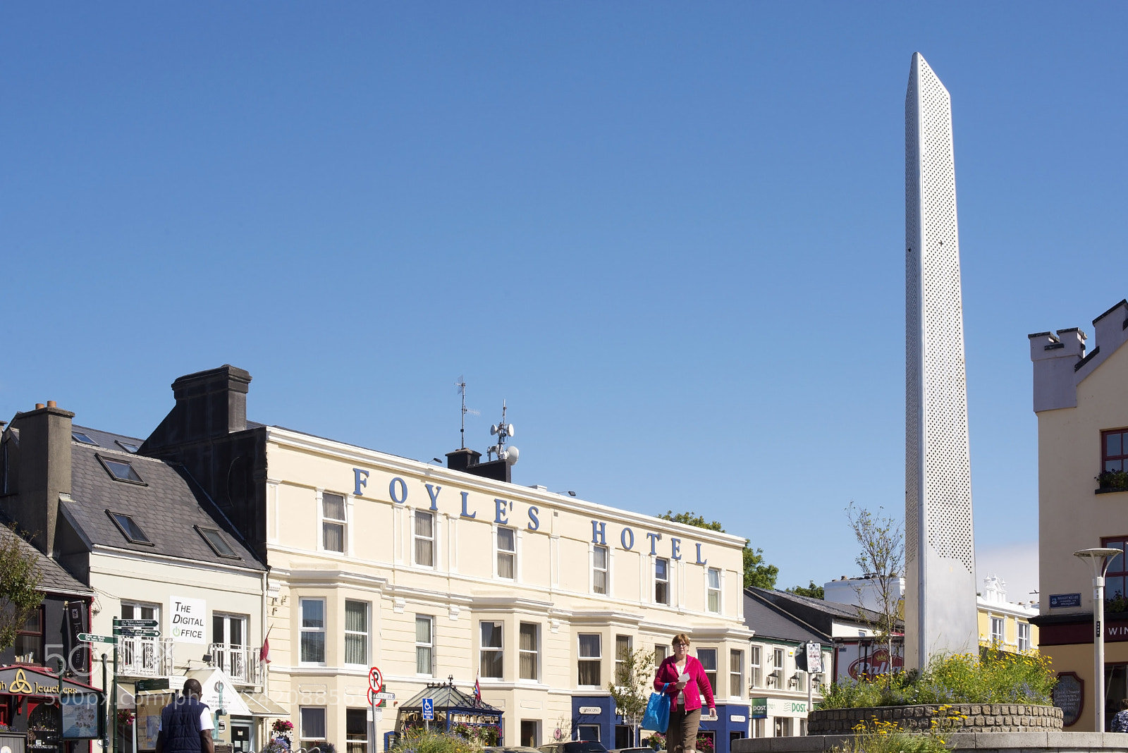 Nikon D600 sample photo. Passing the monument (1) photography