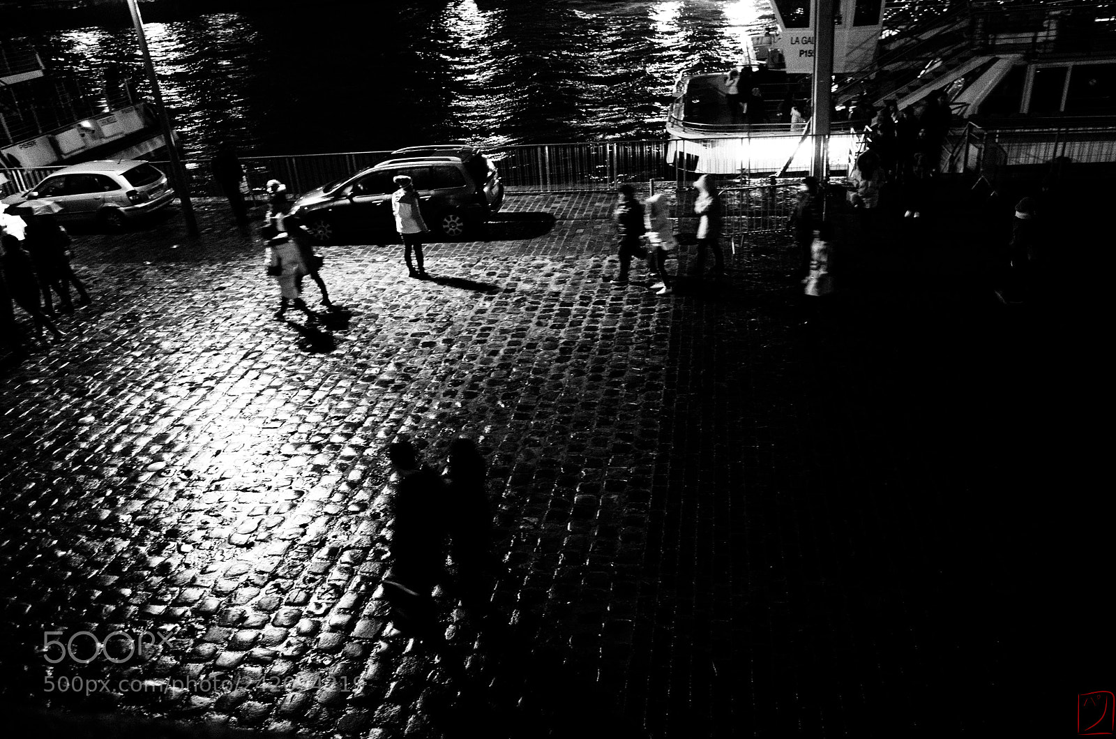 Ricoh GR II sample photo. Attendre photography