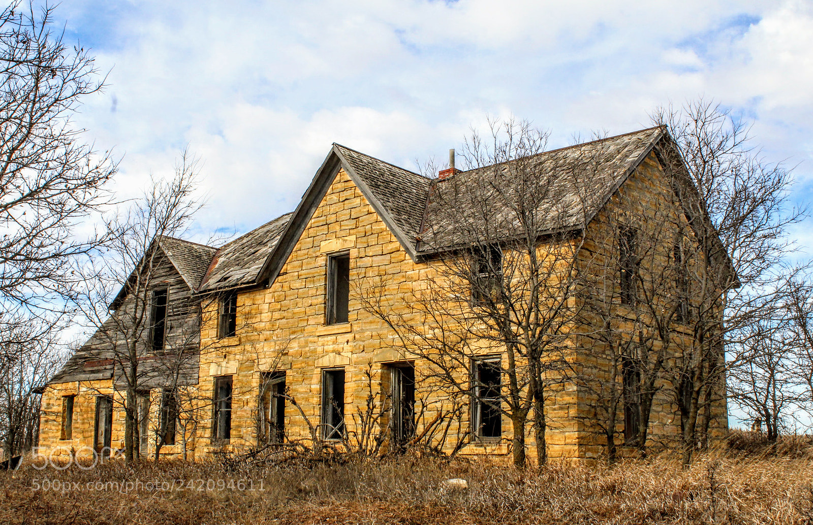 Canon EOS 1300D (EOS Rebel T6 / EOS Kiss X80) sample photo. Abandoned home photography