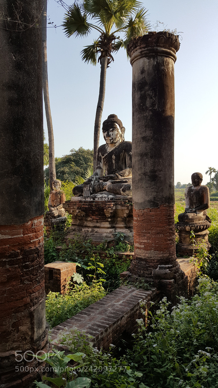 Samsung Galaxy Note5 sample photo. Ruined temple photography