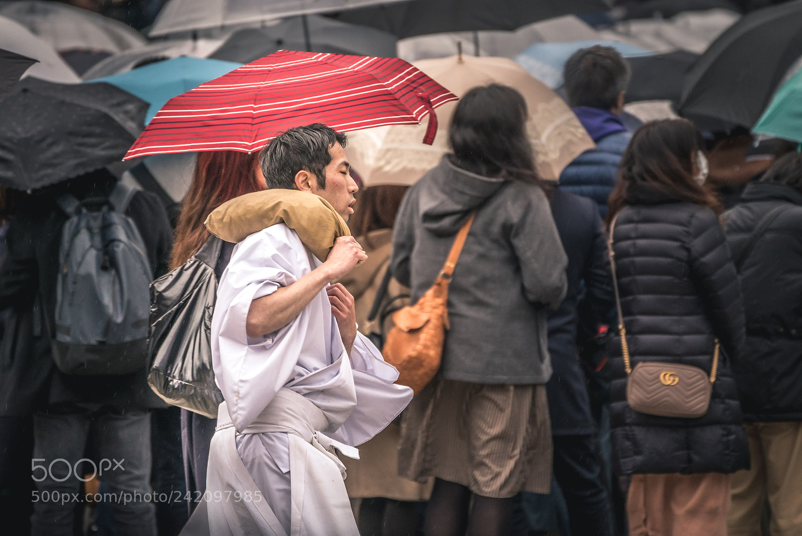 Sony a7S II sample photo. In the rain photography