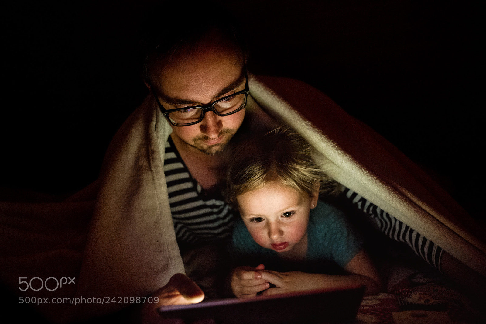 Nikon D5 sample photo. Father with tablet and photography