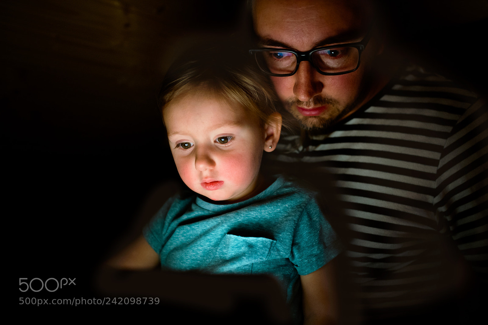 Nikon D5 sample photo. Father with tablet and photography