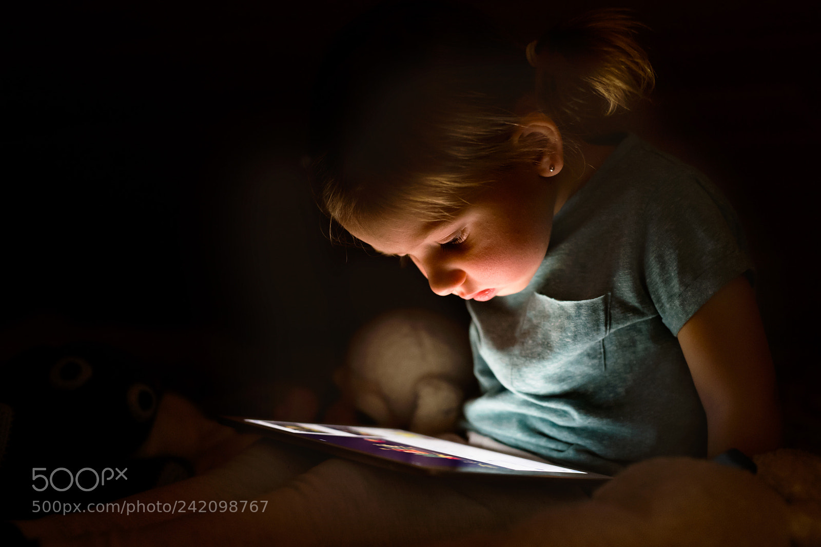 Nikon D5 sample photo. Little girl at home photography