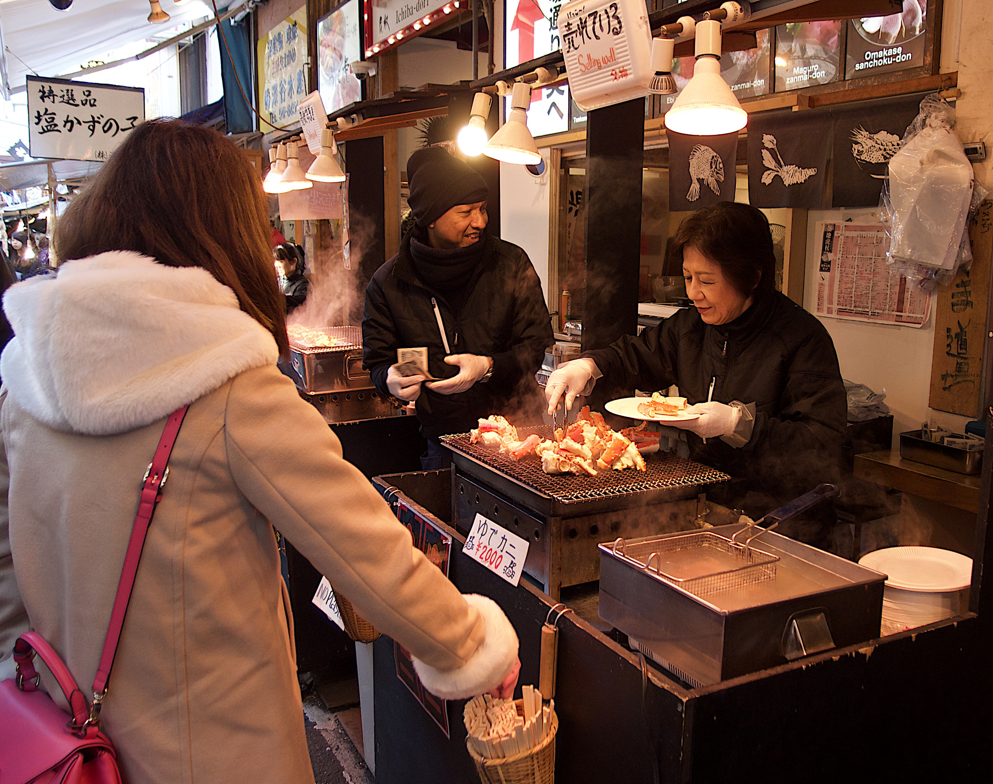 Olympus XZ-1 sample photo. Street seafood at tsukiji market photography